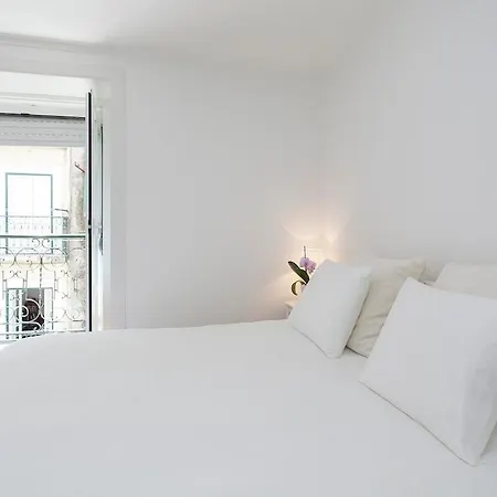 Santana W/ Balcony * Lisboa