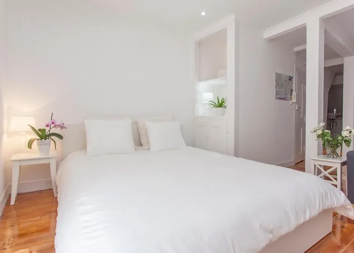 Santana W/ Balcony * Lisboa