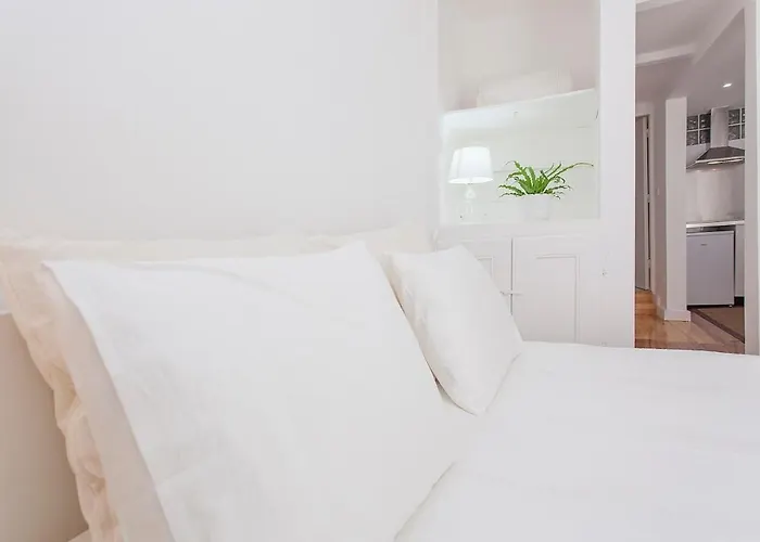 Santana W/ Balcony Διαμέρισμα *