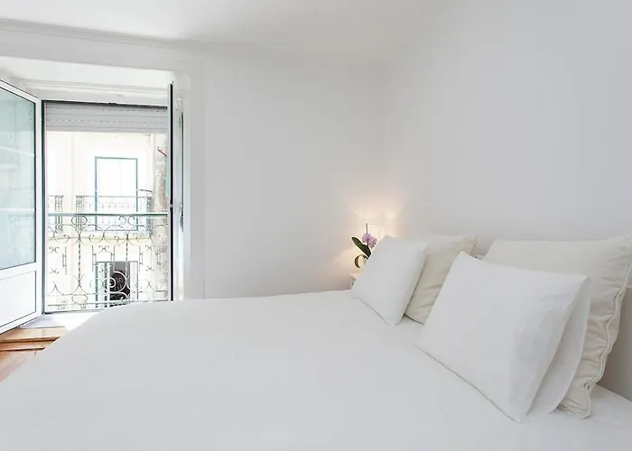 Santana W/ Balcony * Lisboa